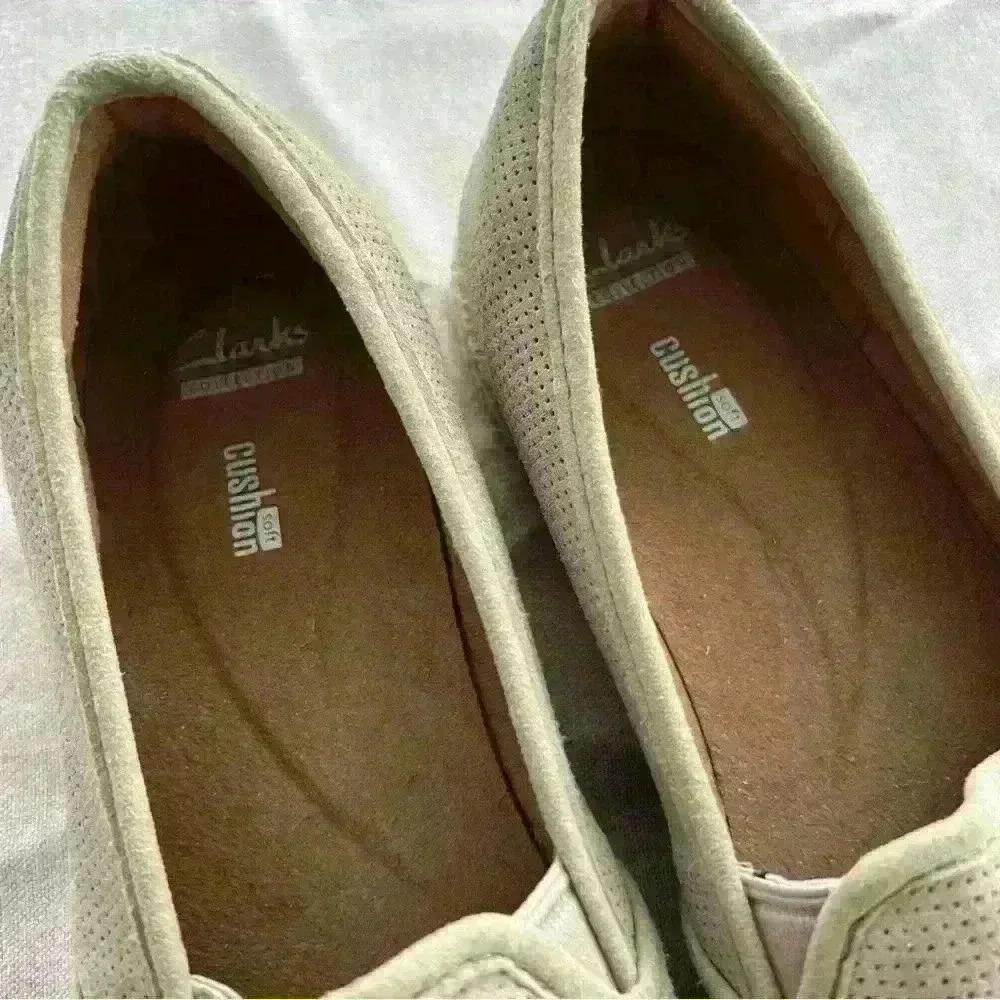 Clark’s collection soft cushion tan suede  espadrilles. - Picture 2 of 9